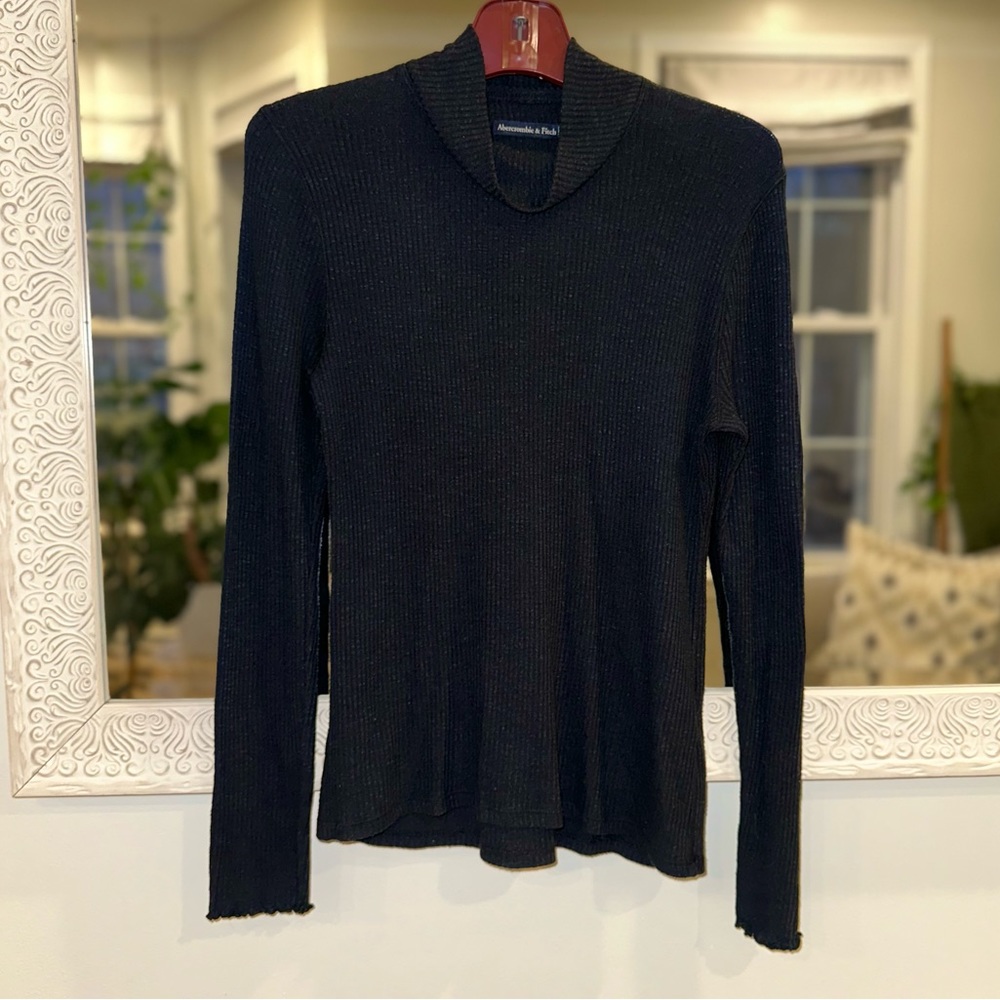 Abercrombie & Fitch Black Ribbed Long Sleeve Turtleneck w/ Ruffle Sleeve Ends, L